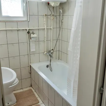 Family With Ac In - Kuca Sa Klimom