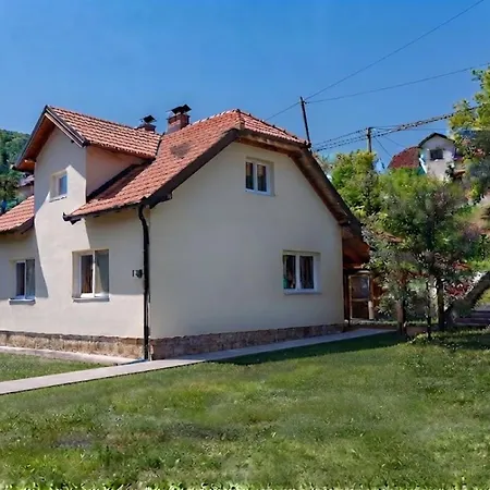 Family With Ac In - Kuca Sa Klimom Semesterbostad *